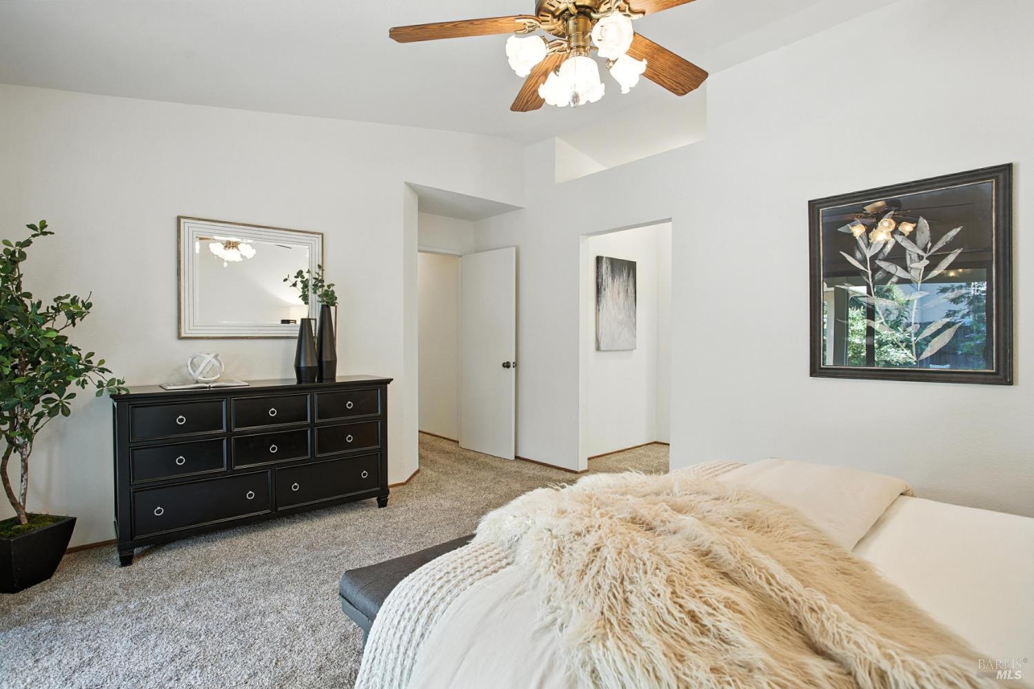 Detail Gallery Image 18 of 55 For 551 Stonewood Dr, Vacaville,  CA 95687 - 4 Beds | 2/1 Baths