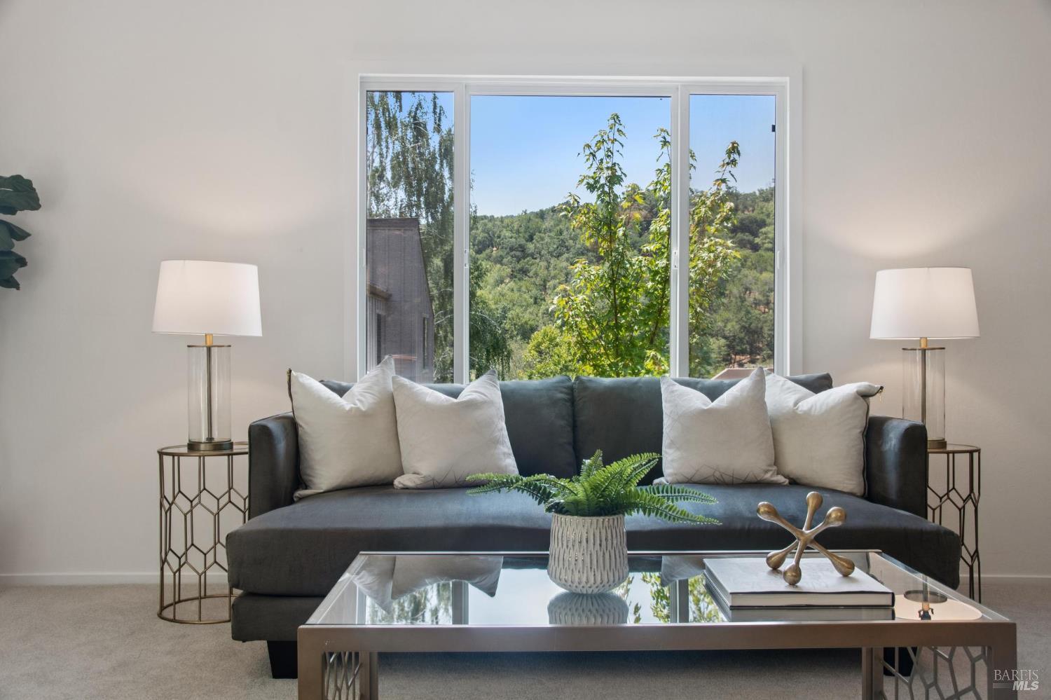 Detail Gallery Image 9 of 53 For 18 Eagle Gap Rd, Novato,  CA 94949 - 4 Beds | 2/1 Baths