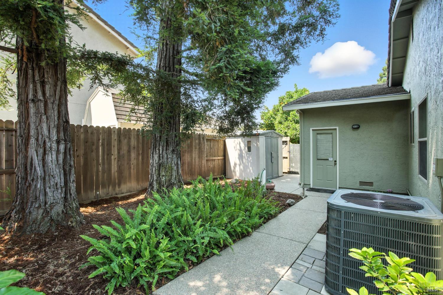 Detail Gallery Image 45 of 55 For 551 Stonewood Dr, Vacaville,  CA 95687 - 4 Beds | 2/1 Baths