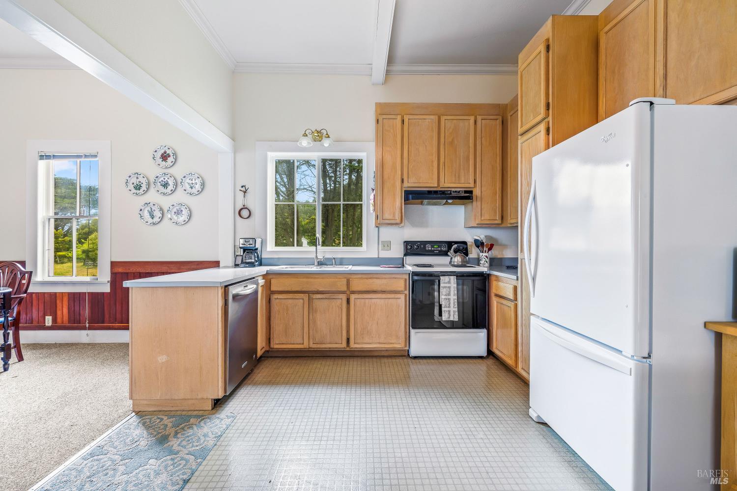 Detail Gallery Image 13 of 42 For 3781 N Highway 1 Unkn, Albion,  CA 95410 - 4 Beds | 2 Baths