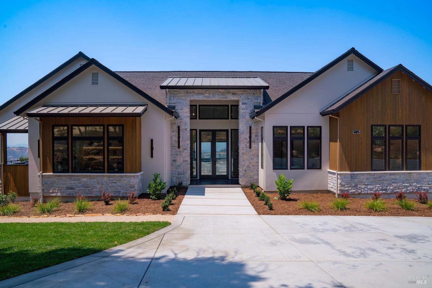 Detail Gallery Image 15 of 99 For 5925 Crystal Dr, Santa Rosa,  CA 95404 - 4 Beds | 4/1 Baths