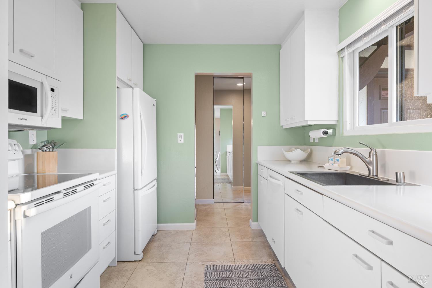 Detail Gallery Image 16 of 42 For 706 Adobe Dr, Santa Rosa,  CA 95404 - 3 Beds | 2 Baths