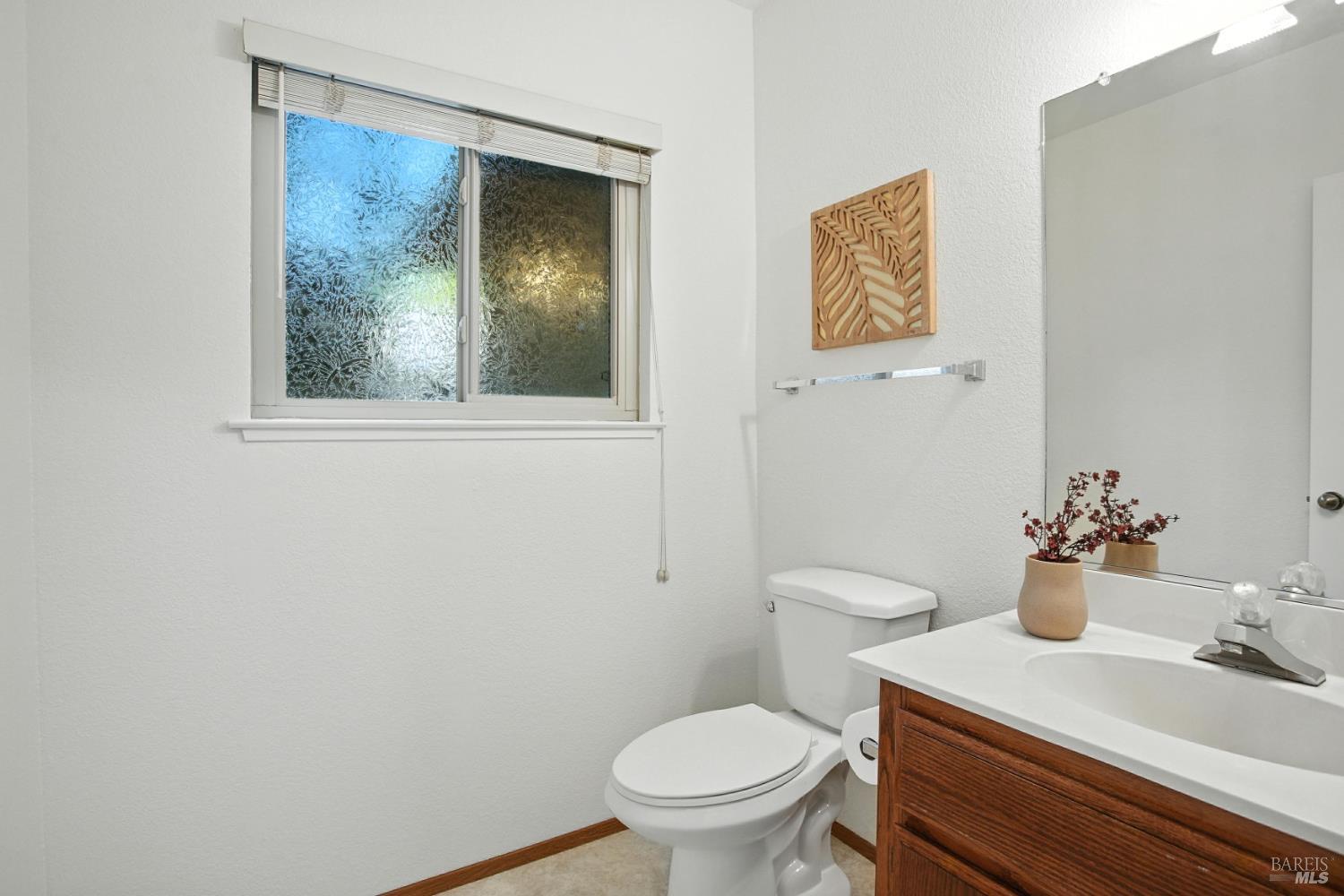 Detail Gallery Image 34 of 55 For 551 Stonewood Dr, Vacaville,  CA 95687 - 4 Beds | 2/1 Baths