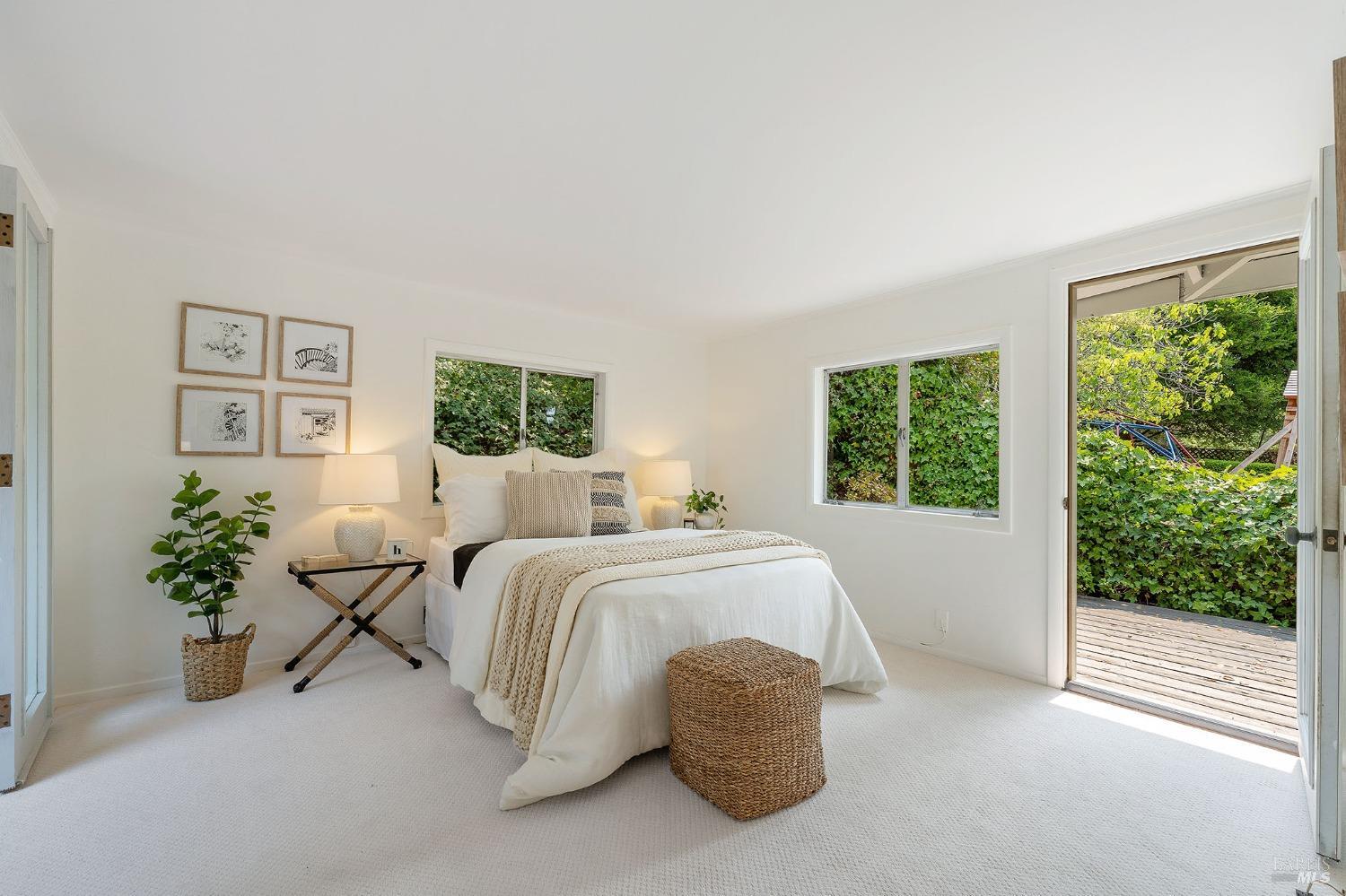 Detail Gallery Image 9 of 24 For 765 Tiburon Blvd, Tiburon,  CA 94920 - 3 Beds | 2/2 Baths