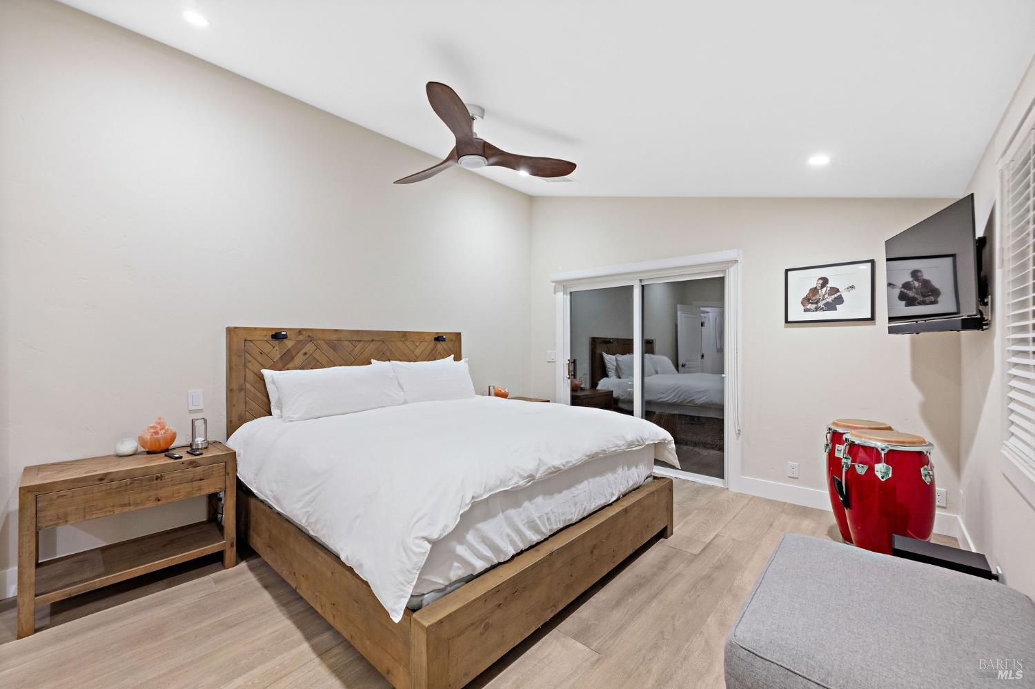Detail Gallery Image 13 of 26 For 691 Silverado Trl, Saint Helena,  CA 94574 - 2 Beds | 2 Baths