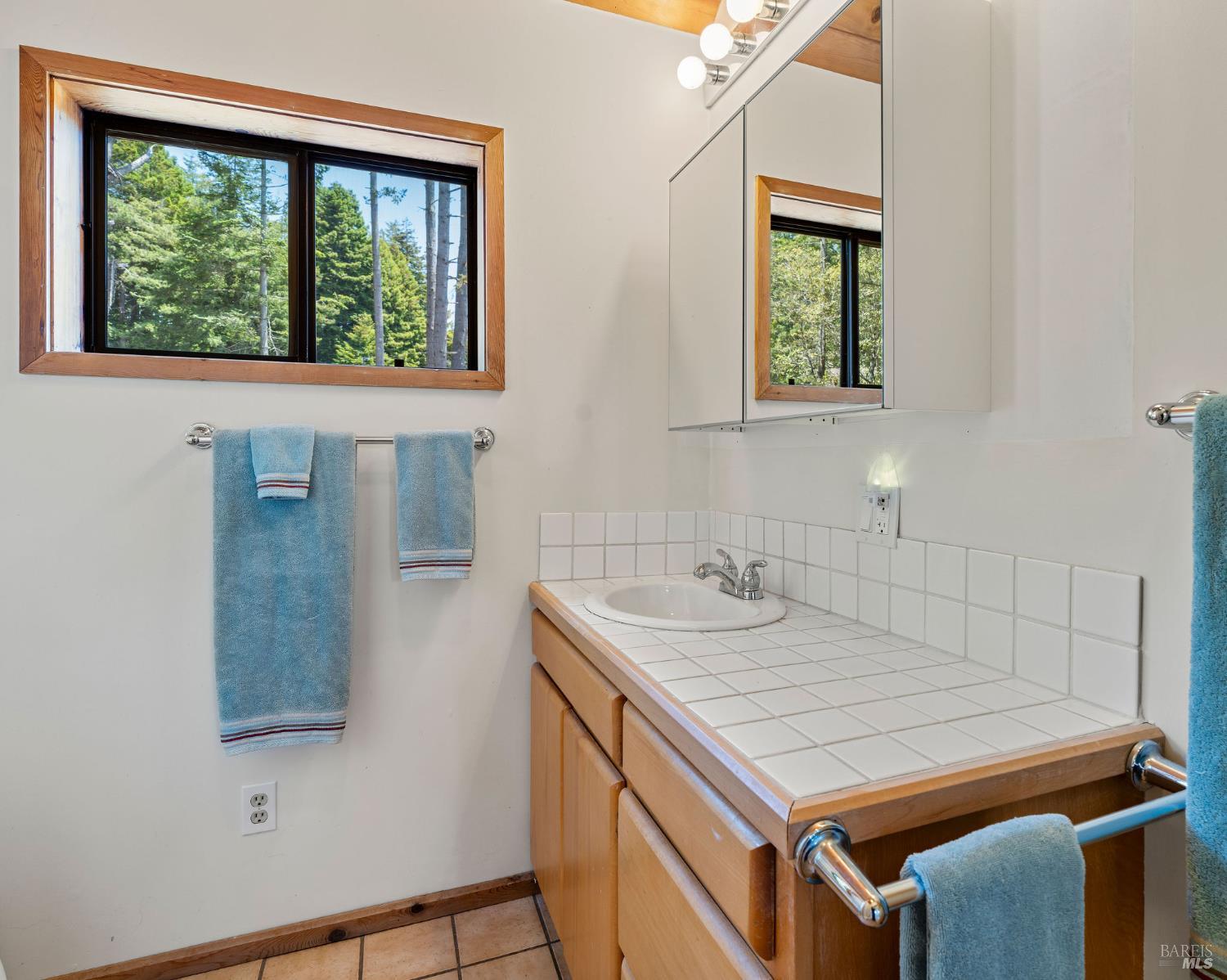 Detail Gallery Image 31 of 39 For 37940 Pacific View Dr, Gualala,  CA 95445 - 4 Beds | 4 Baths