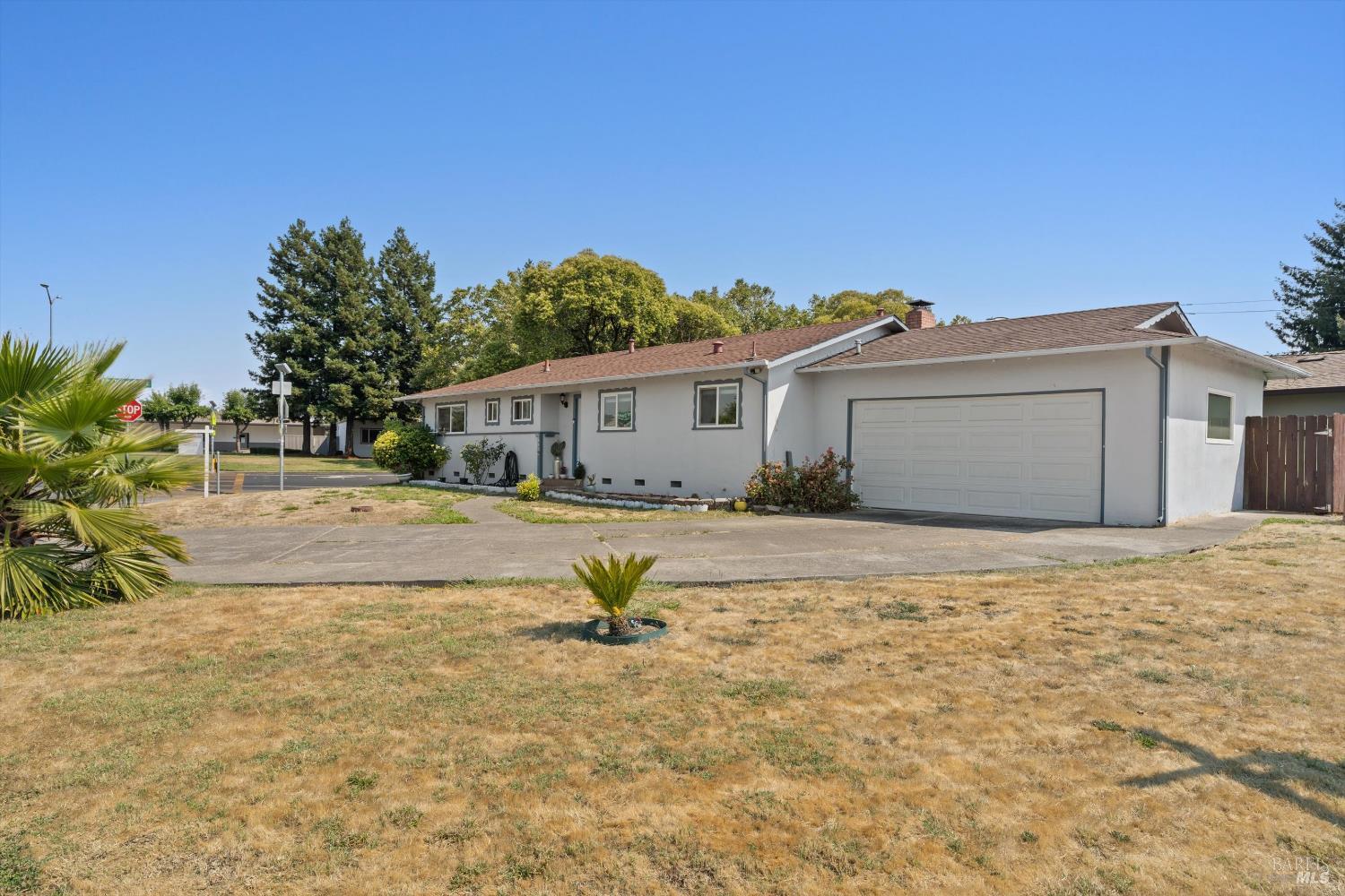 Detail Gallery Image 17 of 28 For 7083 Almond St, Rohnert Park,  CA 94928 - 3 Beds | 2 Baths