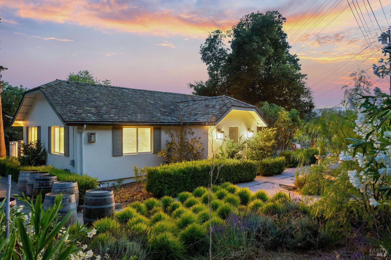 Detail Gallery Image 25 of 26 For 691 Silverado Trl, Saint Helena,  CA 94574 - 2 Beds | 2 Baths
