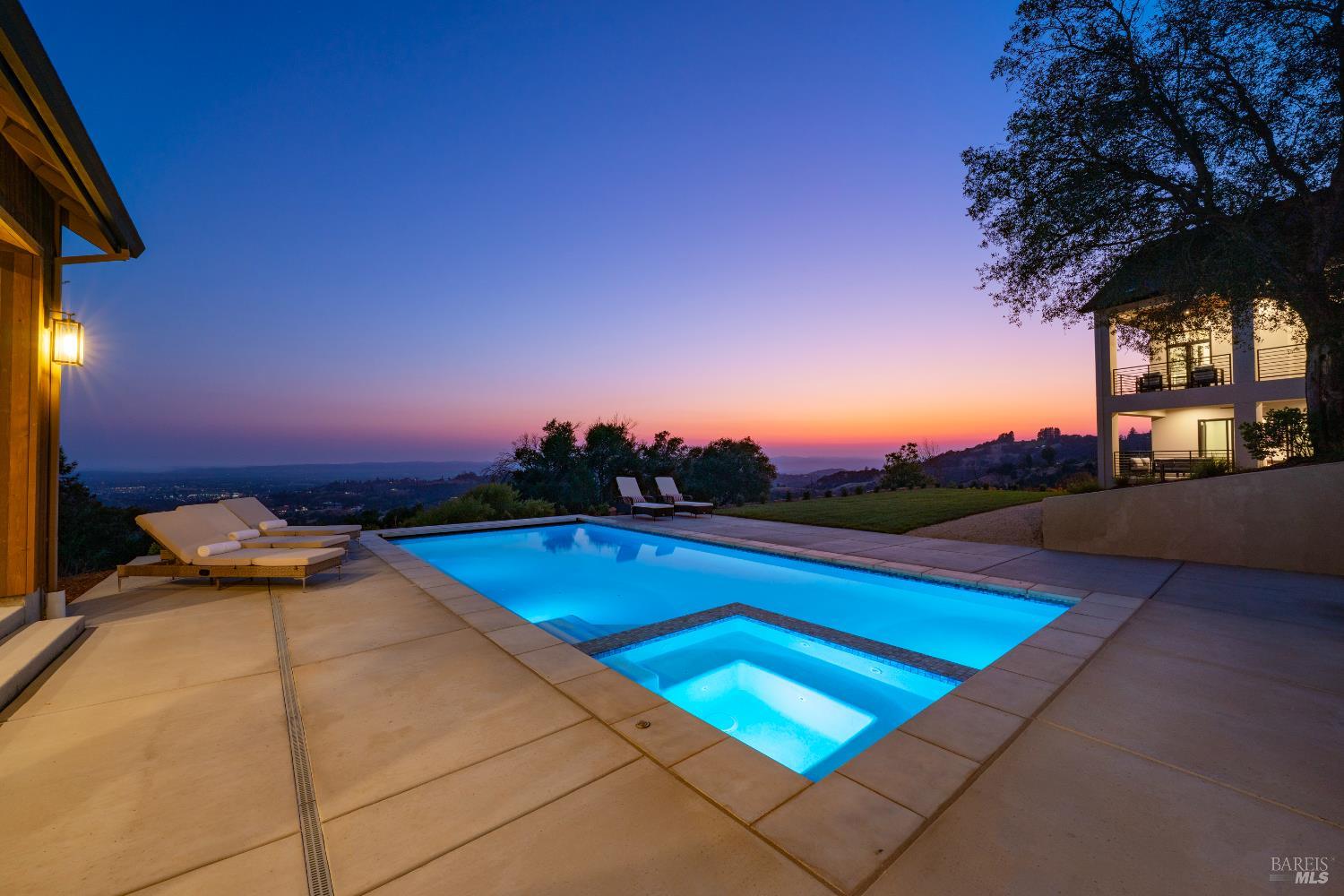 Detail Gallery Image 5 of 99 For 5925 Crystal Dr, Santa Rosa,  CA 95404 - 4 Beds | 4/1 Baths