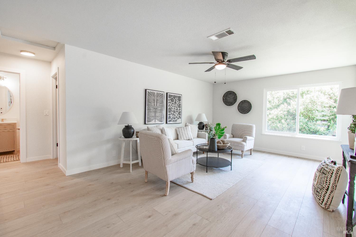 Detail Gallery Image 4 of 34 For 224 Columbus Dr, Fairfield,  CA 94533 - 3 Beds | 2 Baths