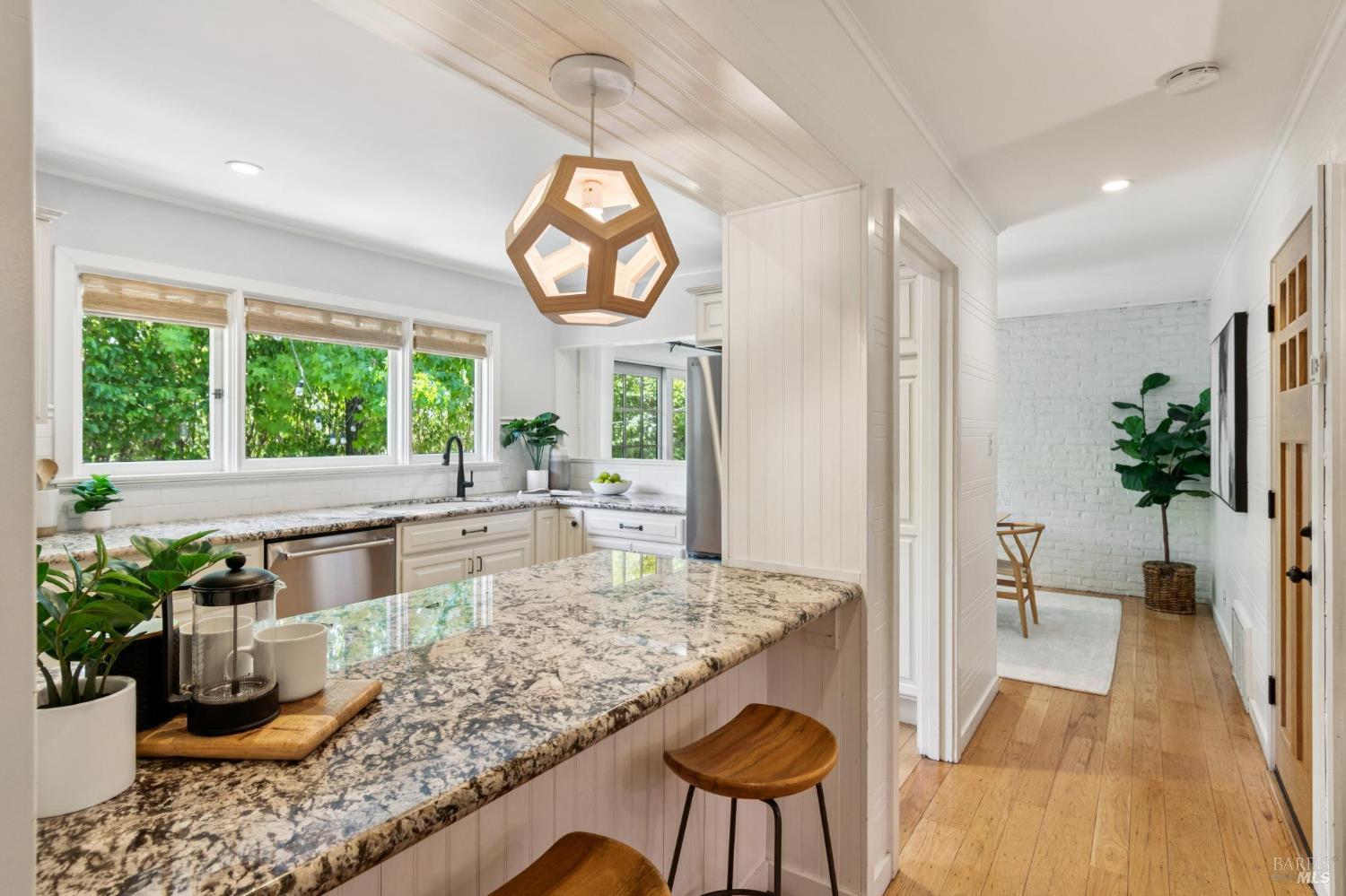 Detail Gallery Image 26 of 66 For 2 Fairview Ct, San Anselmo,  CA 94960 - 3 Beds | 2 Baths
