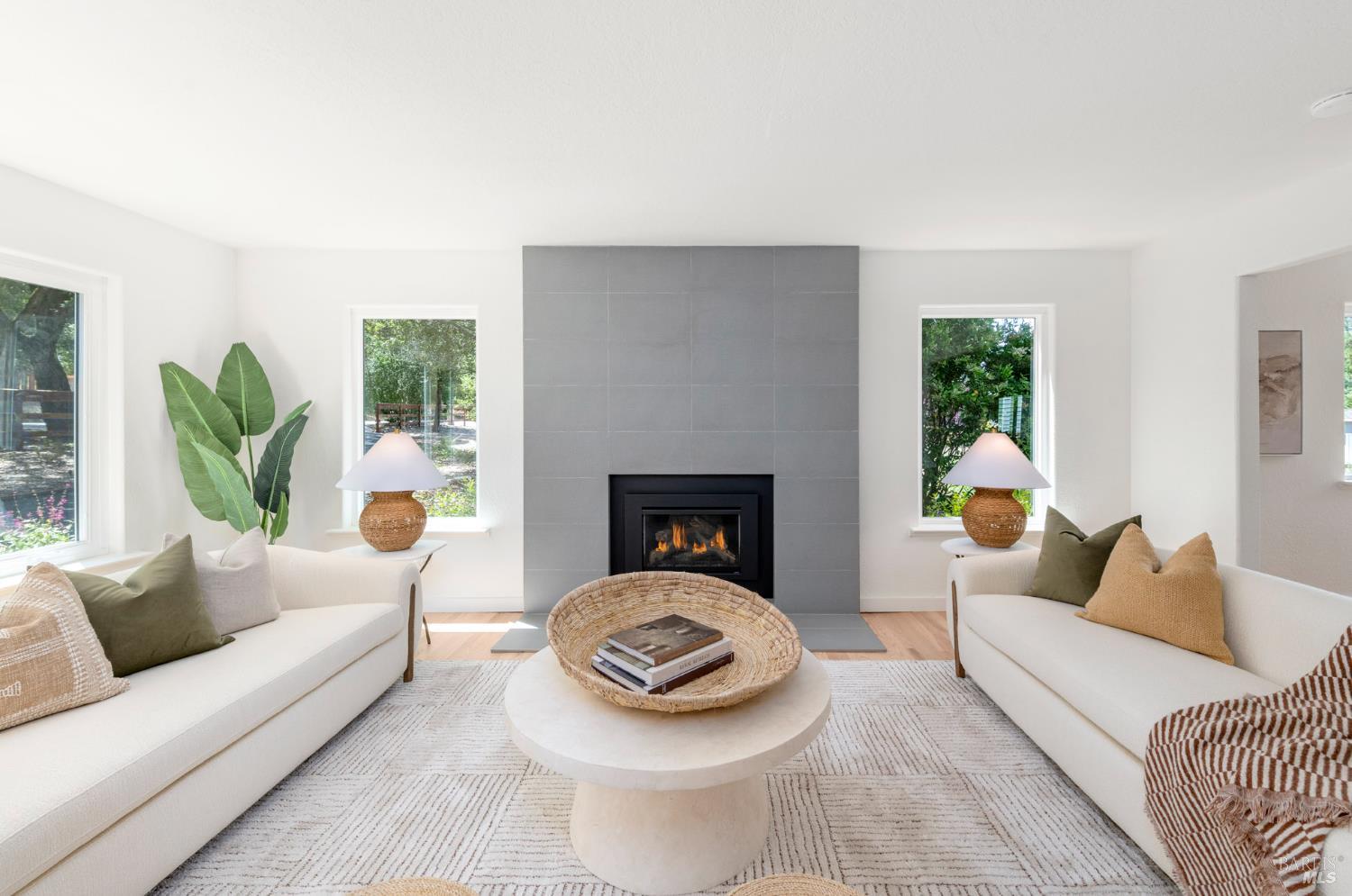Detail Gallery Image 13 of 96 For 635 Palm Ave, Penngrove,  CA 94951 - 4 Beds | 2/1 Baths