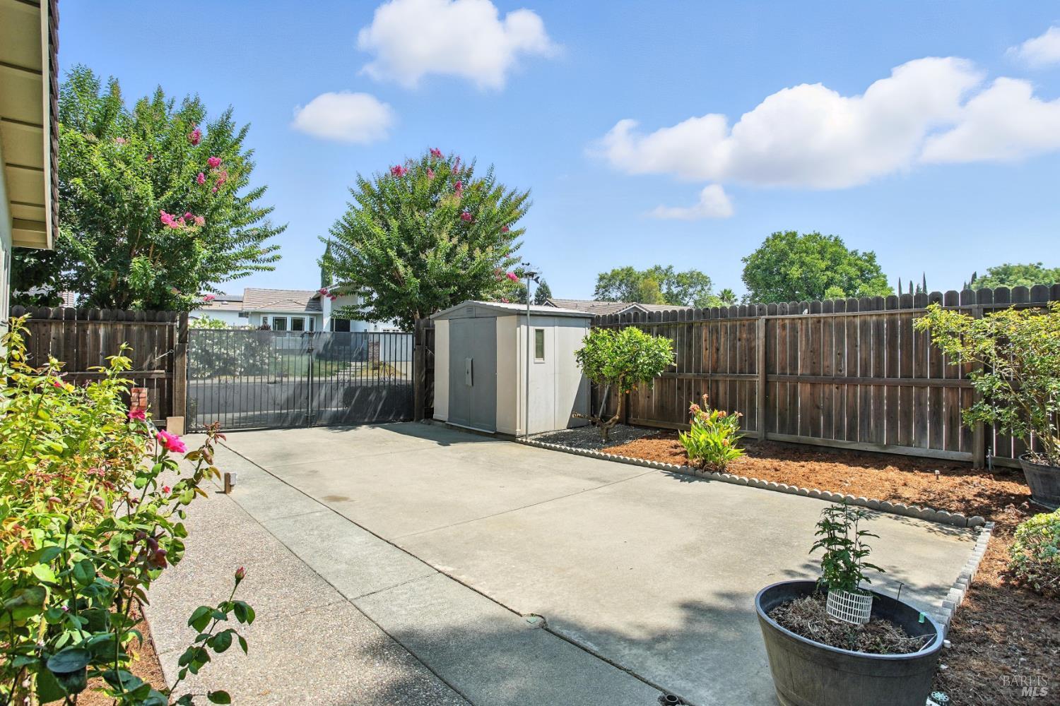 Detail Gallery Image 43 of 55 For 551 Stonewood Dr, Vacaville,  CA 95687 - 4 Beds | 2/1 Baths