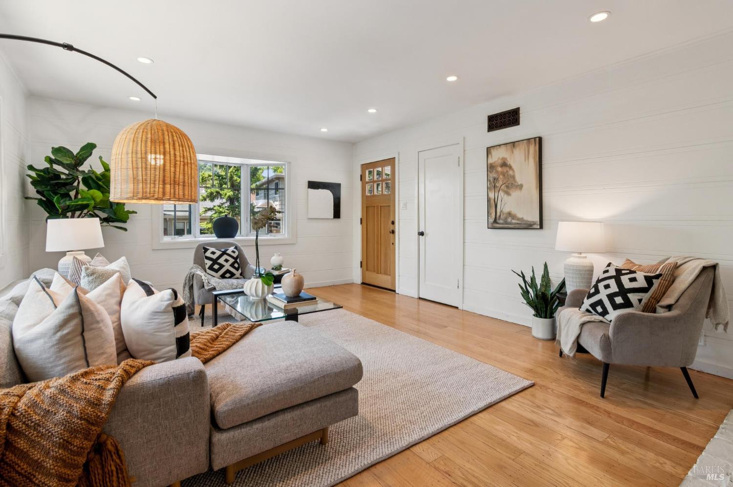 Detail Gallery Image 5 of 66 For 2 Fairview Ct, San Anselmo,  CA 94960 - 3 Beds | 2 Baths