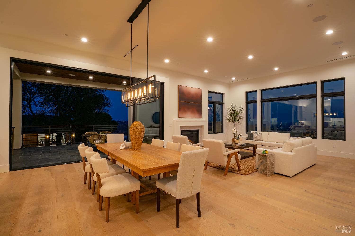 Detail Gallery Image 90 of 99 For 5925 Crystal Dr, Santa Rosa,  CA 95404 - 4 Beds | 4/1 Baths