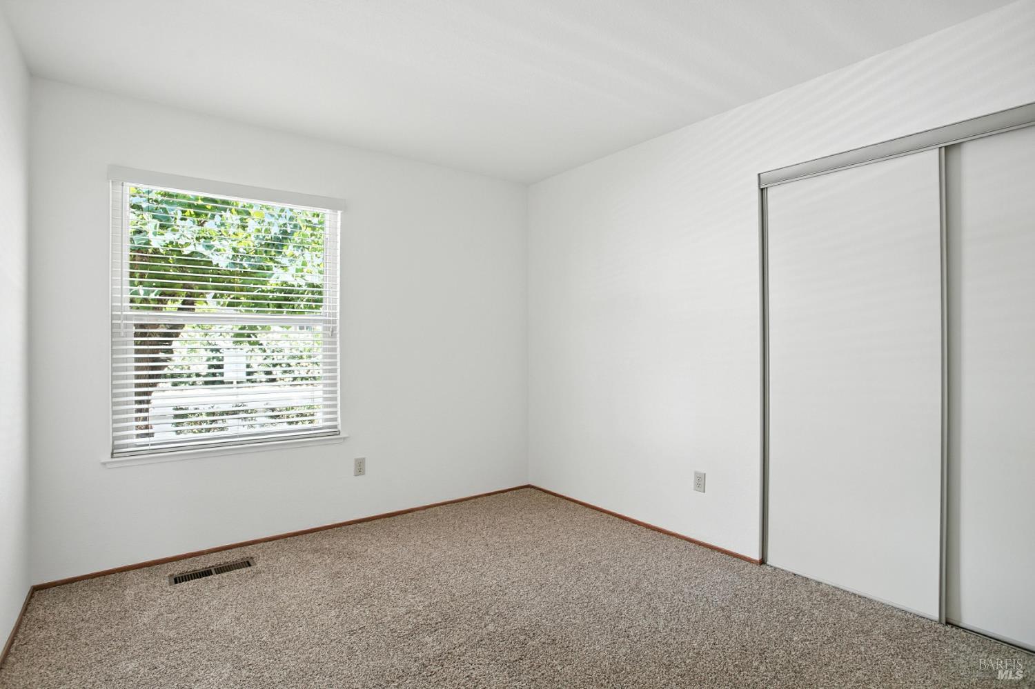 Detail Gallery Image 22 of 55 For 551 Stonewood Dr, Vacaville,  CA 95687 - 4 Beds | 2/1 Baths