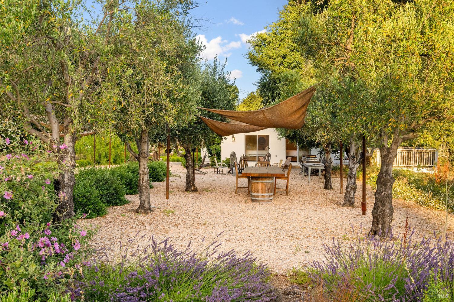 Detail Gallery Image 20 of 26 For 691 Silverado Trl, Saint Helena,  CA 94574 - 2 Beds | 2 Baths