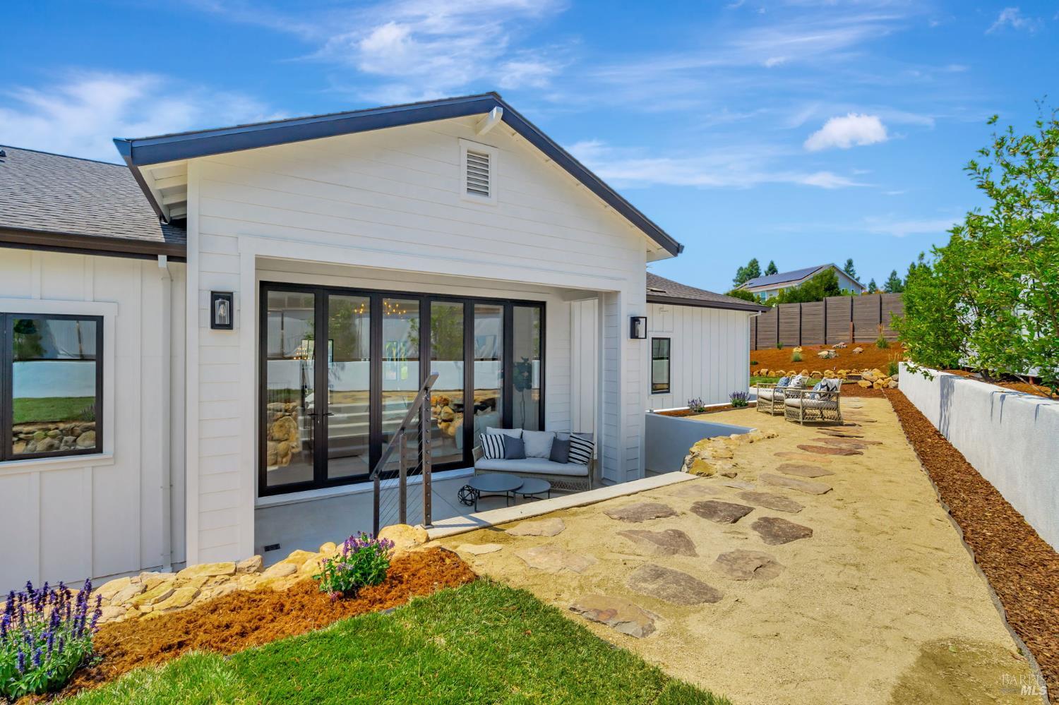 Detail Gallery Image 25 of 48 For 3572 Southridge Dr, Santa Rosa,  CA 95403 - 4 Beds | 4 Baths