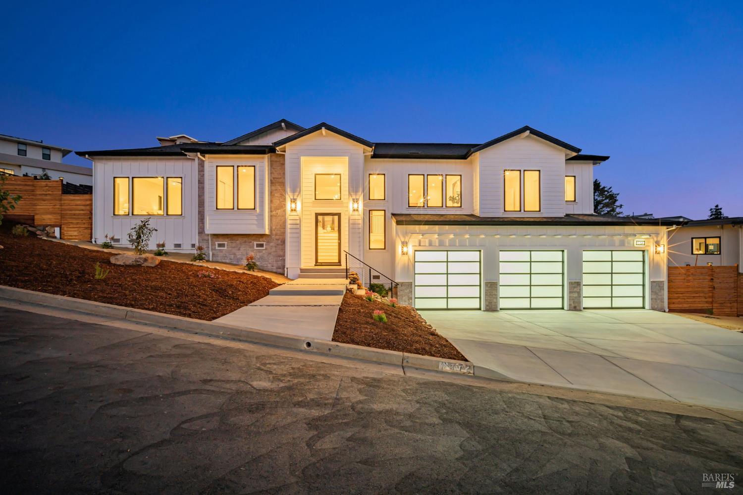 Detail Gallery Image 43 of 48 For 3572 Southridge Dr, Santa Rosa,  CA 95403 - 4 Beds | 4 Baths