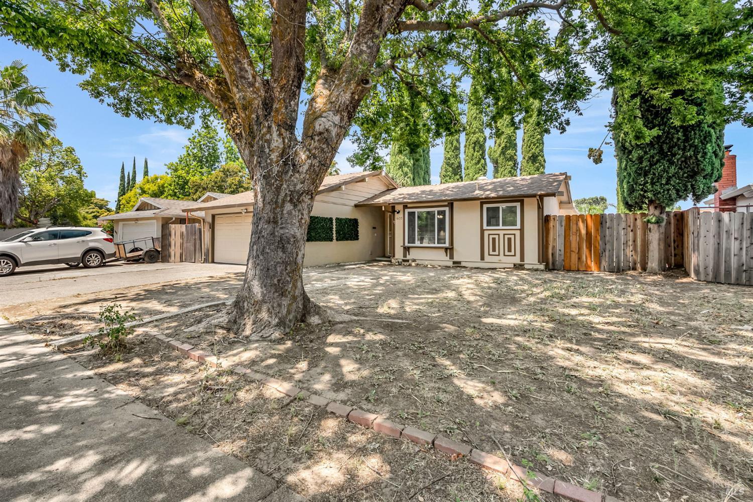 Detail Gallery Image 2 of 47 For 1607 California Dr, Vacaville,  CA 95687 - 3 Beds | 2 Baths