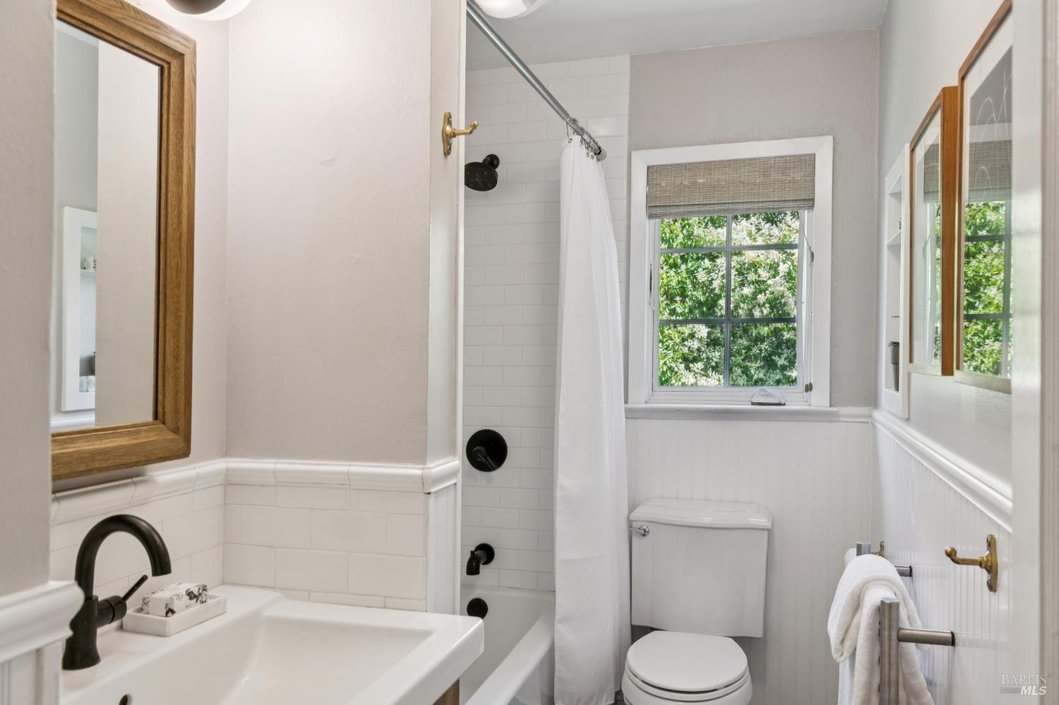 Detail Gallery Image 60 of 66 For 2 Fairview Ct, San Anselmo,  CA 94960 - 3 Beds | 2 Baths