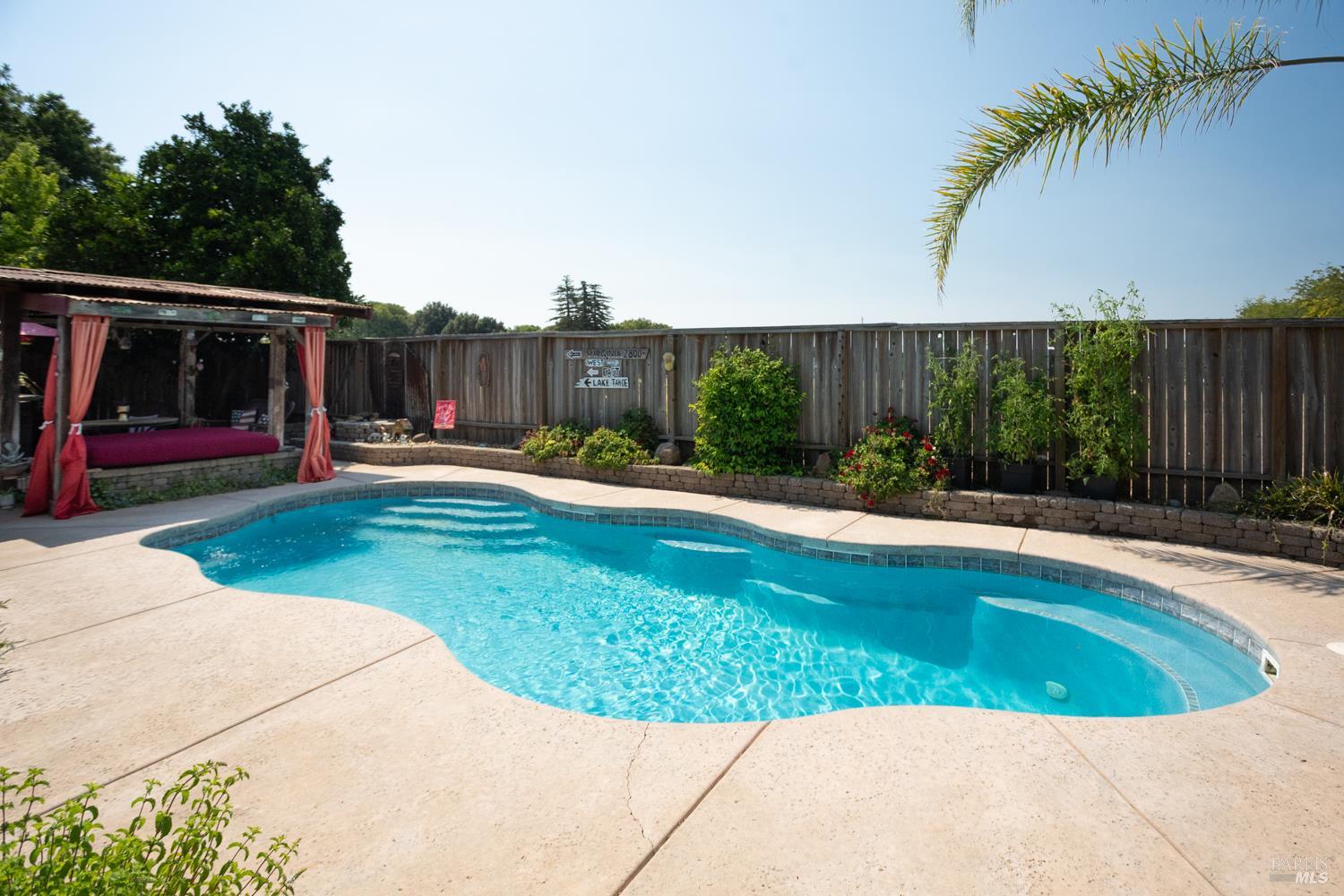 Detail Gallery Image 29 of 67 For 1025 Woodvale Dr, Dixon,  CA 95620 - 4 Beds | 2 Baths