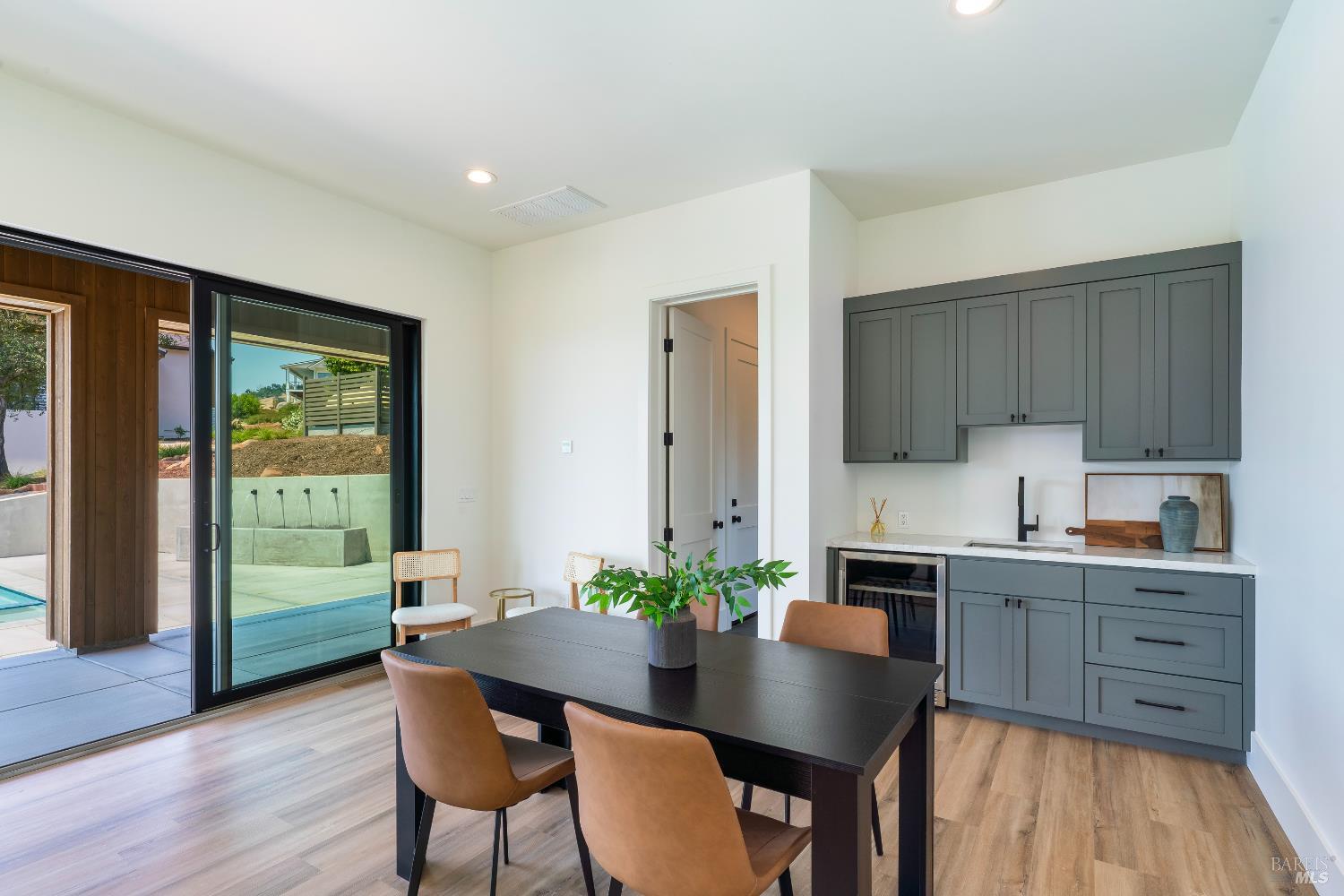 Detail Gallery Image 64 of 99 For 5925 Crystal Dr, Santa Rosa,  CA 95404 - 4 Beds | 4/1 Baths