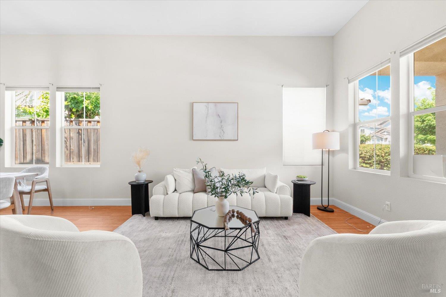 Detail Gallery Image 11 of 63 For 4239 Brudenell Dr, Fairfield,  CA 94533 - 5 Beds | 3 Baths