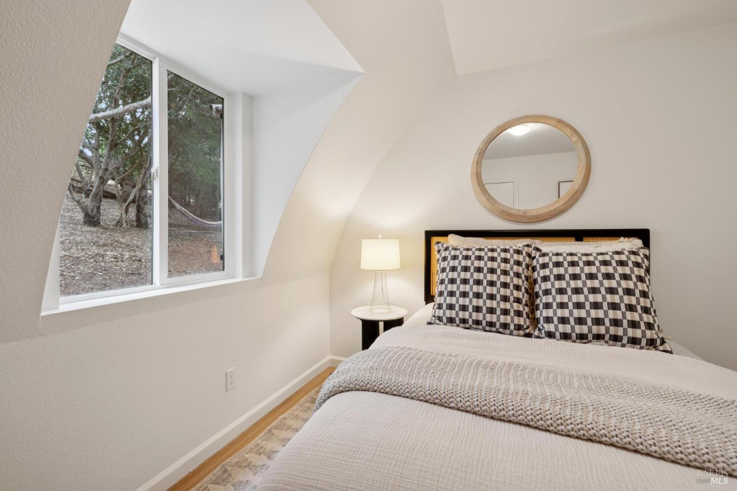 Detail Gallery Image 22 of 50 For 1863 Mountain View Ave, Petaluma,  CA 94952 - 2 Beds | 1 Baths
