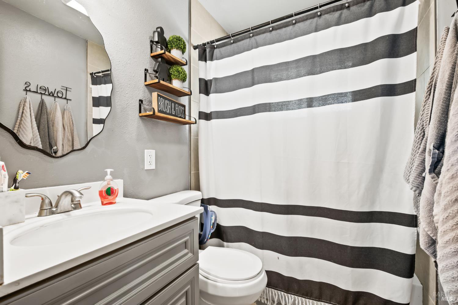Detail Gallery Image 24 of 45 For 713 San Remo St, Fairfield,  CA 94533 - 4 Beds | 2 Baths