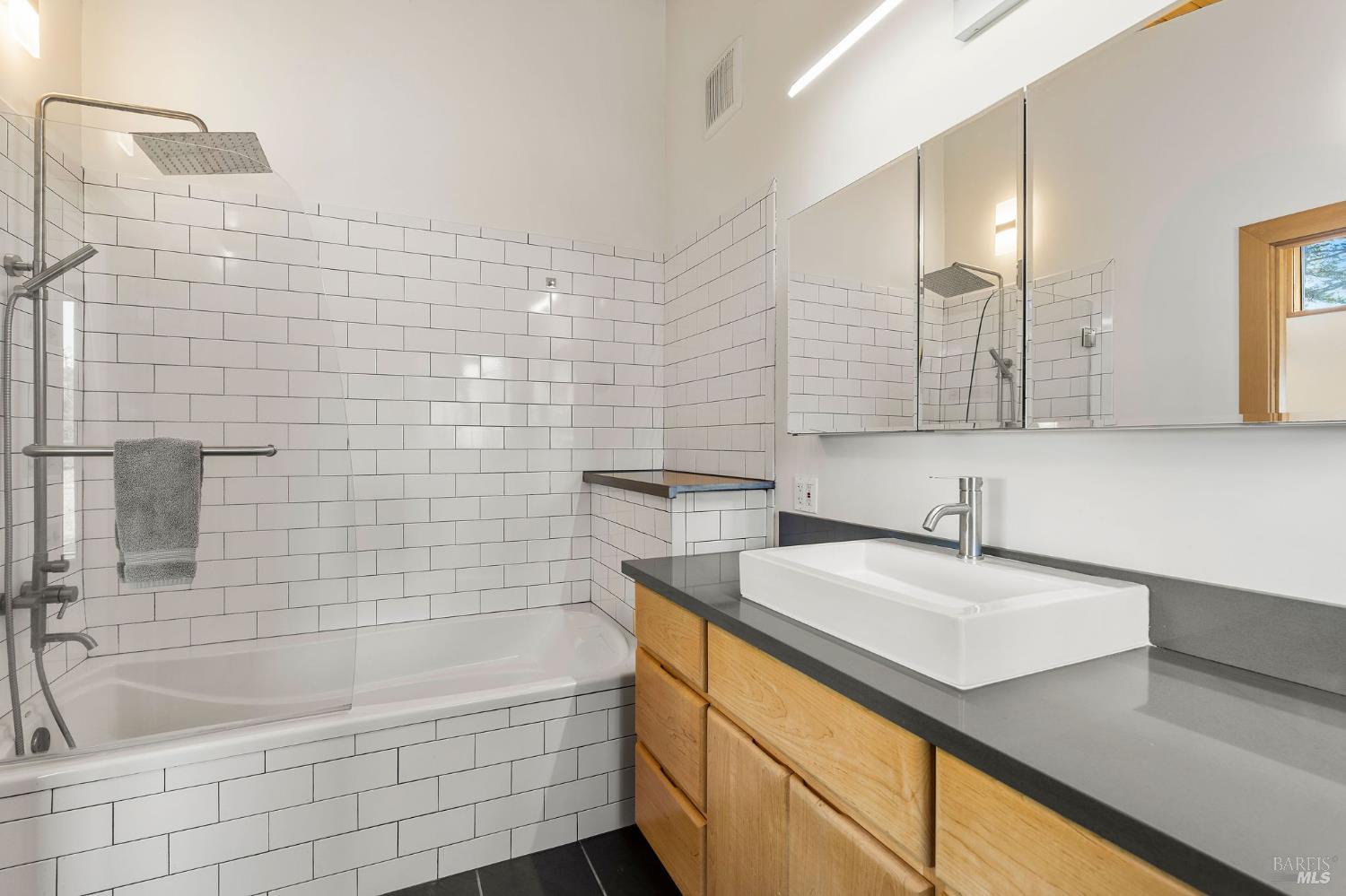 Detail Gallery Image 22 of 39 For 37940 Pacific View Dr, Gualala,  CA 95445 - 4 Beds | 4 Baths
