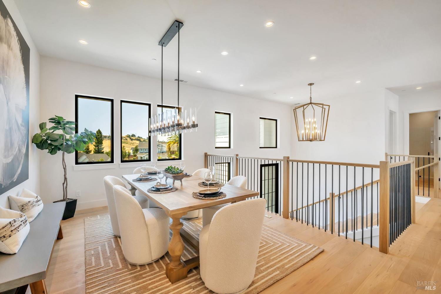 Detail Gallery Image 11 of 48 For 3572 Southridge Dr, Santa Rosa,  CA 95403 - 4 Beds | 4 Baths