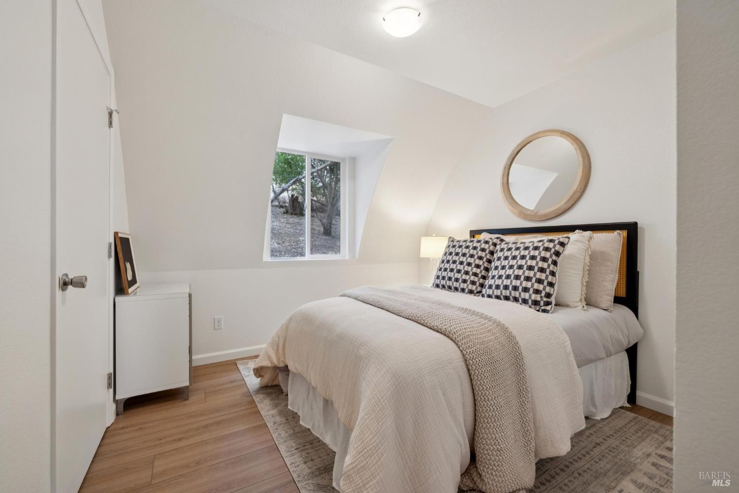 Detail Gallery Image 21 of 50 For 1863 Mountain View Ave, Petaluma,  CA 94952 - 2 Beds | 1 Baths