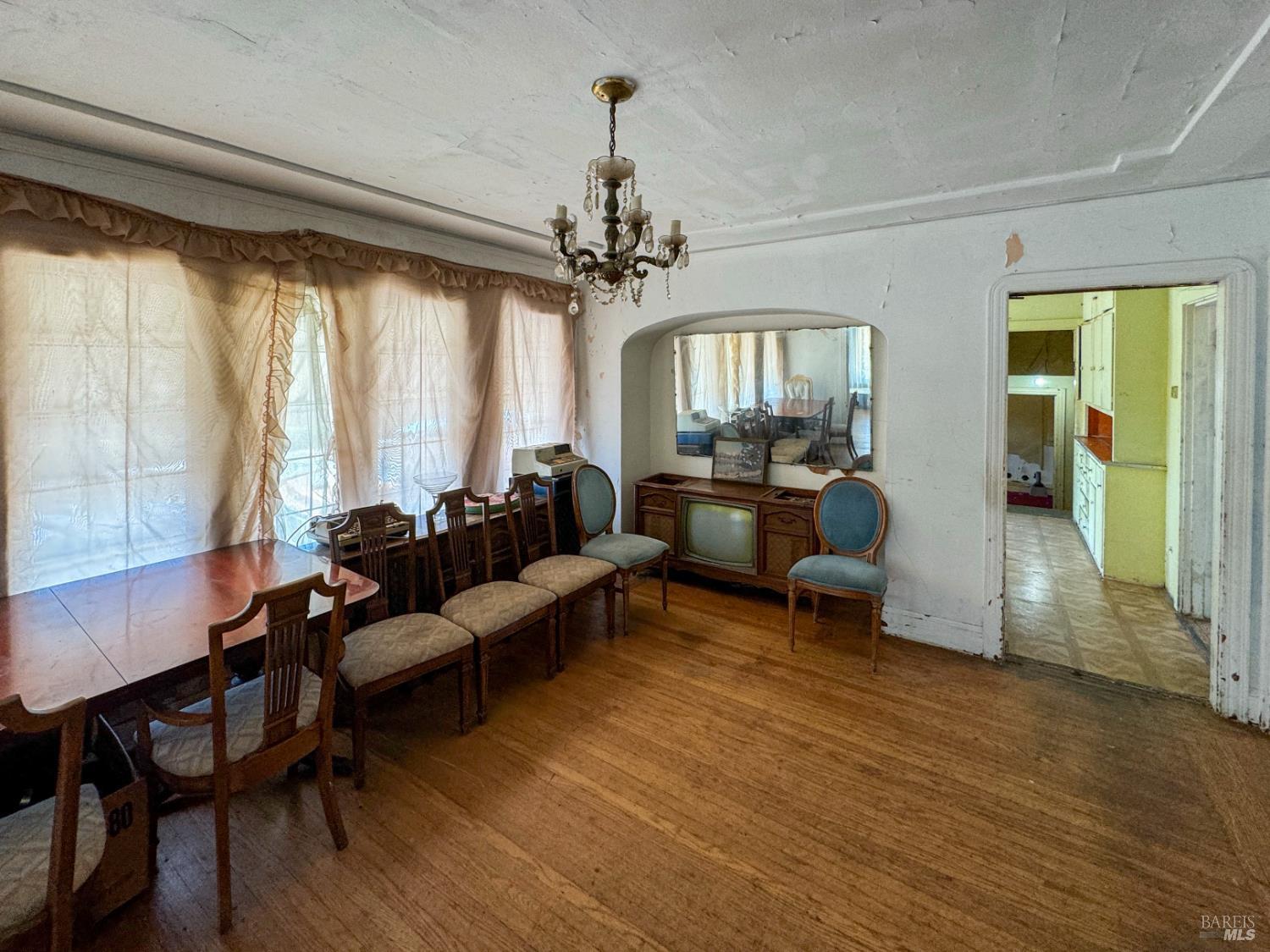 Detail Gallery Image 11 of 31 For 2901 Seminary Ave, Oakland,  CA 94605 - 4 Beds | 1/1 Baths