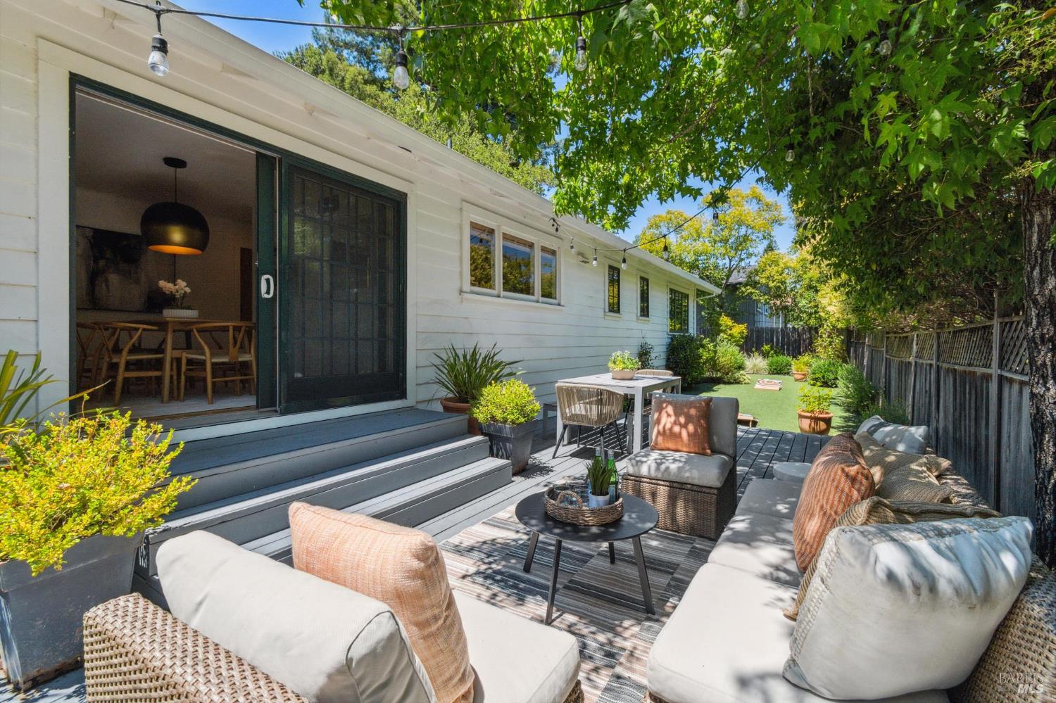 Detail Gallery Image 35 of 66 For 2 Fairview Ct, San Anselmo,  CA 94960 - 3 Beds | 2 Baths