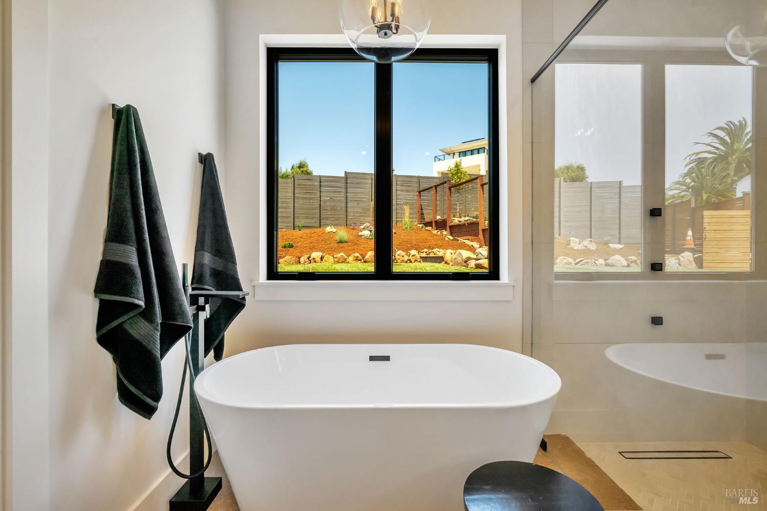 Detail Gallery Image 21 of 48 For 3572 Southridge Dr, Santa Rosa,  CA 95403 - 4 Beds | 4 Baths