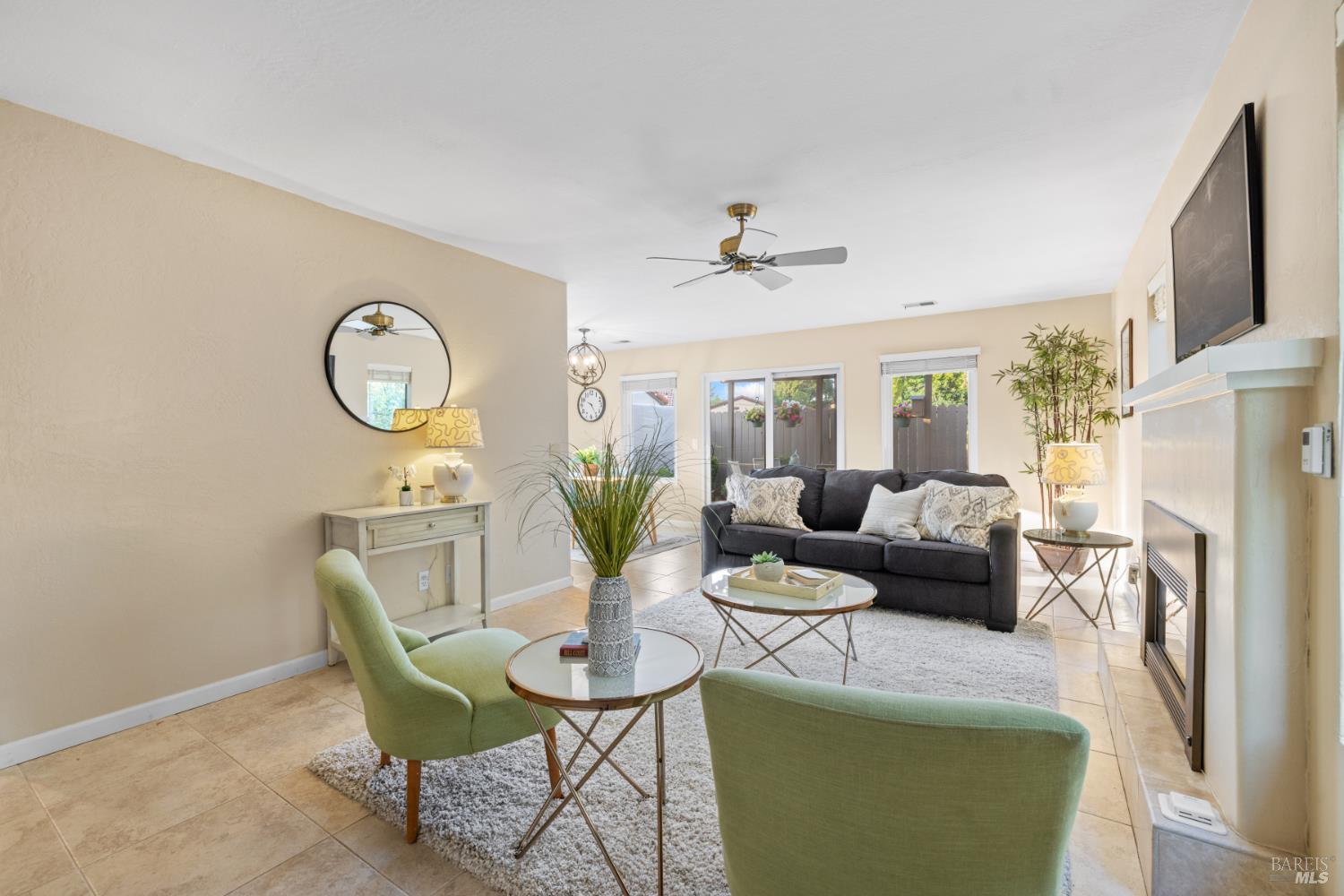 Detail Gallery Image 6 of 42 For 706 Adobe Dr, Santa Rosa,  CA 95404 - 3 Beds | 2 Baths