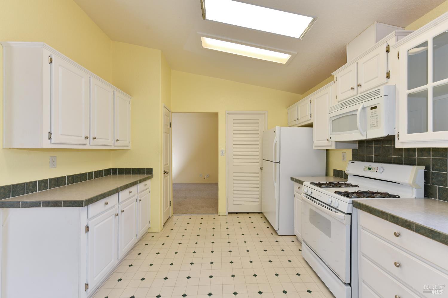 Detail Gallery Image 22 of 62 For 84 N Napa Dr, Petaluma,  CA 94954 - 3 Beds | 2 Baths