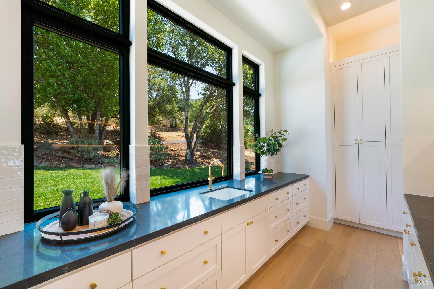 Detail Gallery Image 34 of 99 For 5925 Crystal Dr, Santa Rosa,  CA 95404 - 4 Beds | 4/1 Baths
