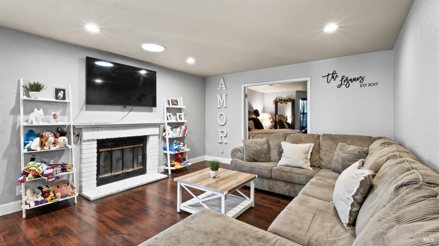 Detail Gallery Image 5 of 45 For 713 San Remo St, Fairfield,  CA 94533 - 4 Beds | 2 Baths