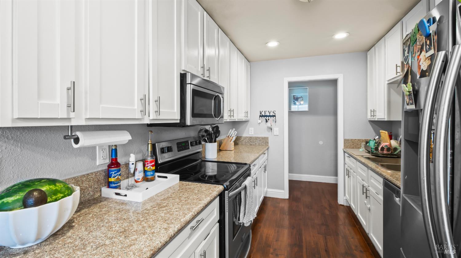 Detail Gallery Image 11 of 45 For 713 San Remo St, Fairfield,  CA 94533 - 4 Beds | 2 Baths