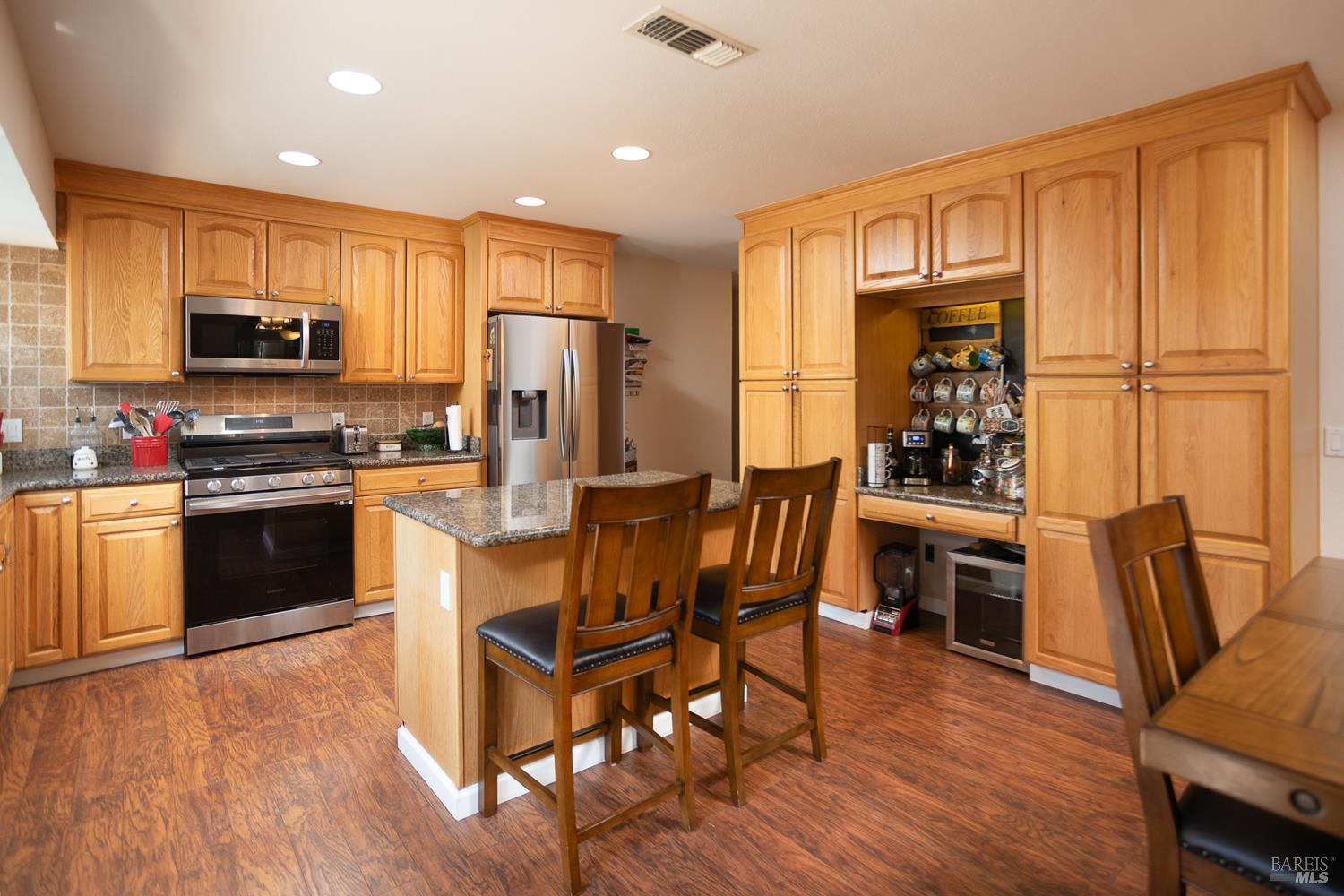 Detail Gallery Image 24 of 67 For 1025 Woodvale Dr, Dixon,  CA 95620 - 4 Beds | 2 Baths