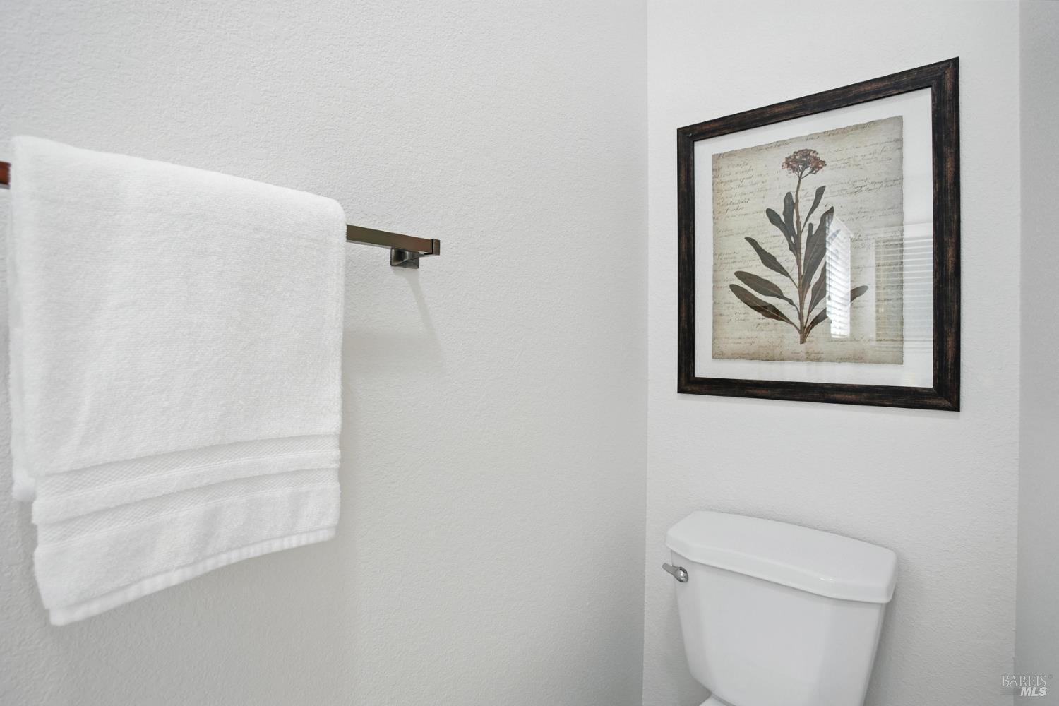 Detail Gallery Image 33 of 55 For 551 Stonewood Dr, Vacaville,  CA 95687 - 4 Beds | 2/1 Baths