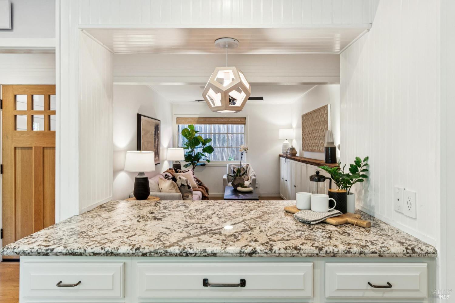 Detail Gallery Image 16 of 66 For 2 Fairview Ct, San Anselmo,  CA 94960 - 3 Beds | 2 Baths