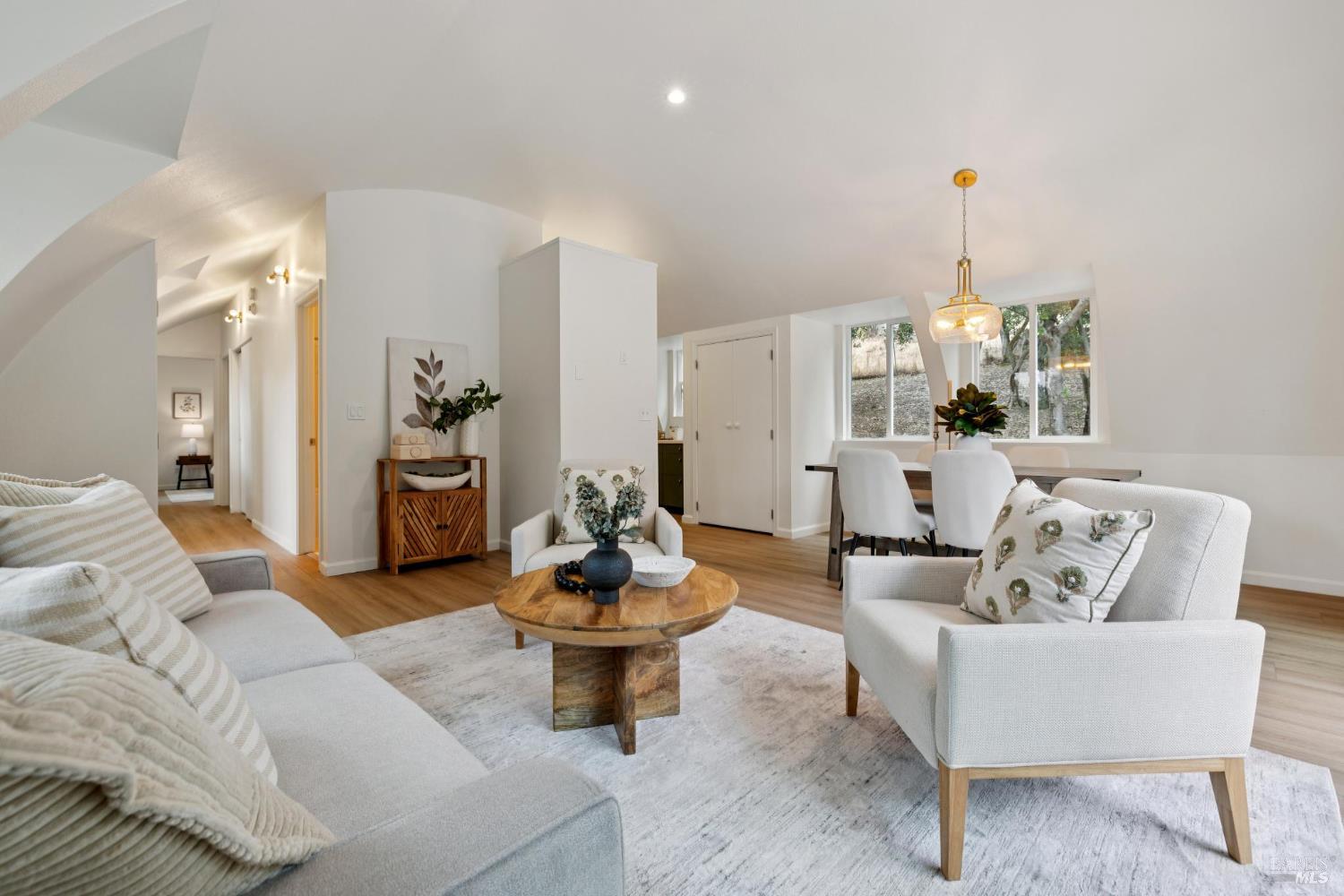 Detail Gallery Image 16 of 50 For 1863 Mountain View Ave, Petaluma,  CA 94952 - 2 Beds | 1 Baths