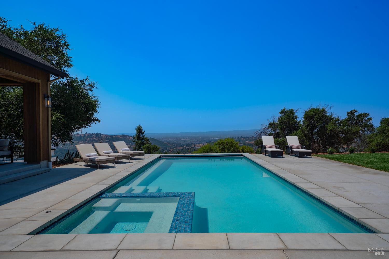Detail Gallery Image 71 of 99 For 5925 Crystal Dr, Santa Rosa,  CA 95404 - 4 Beds | 4/1 Baths