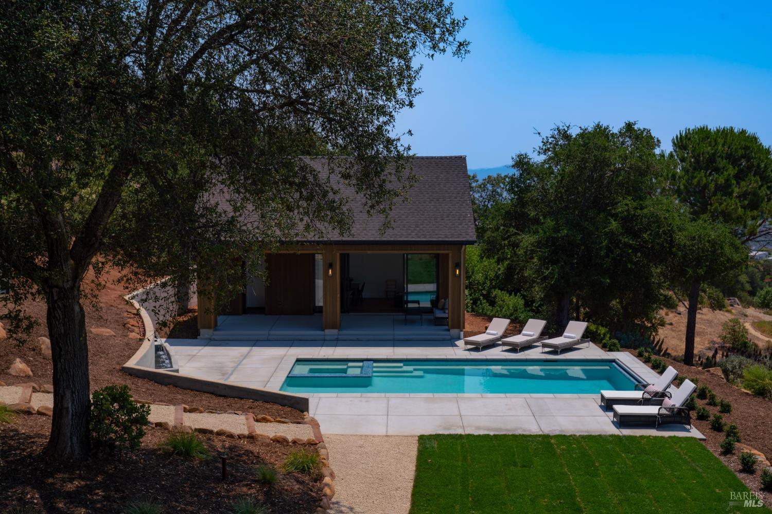 Detail Gallery Image 76 of 99 For 5925 Crystal Dr, Santa Rosa,  CA 95404 - 4 Beds | 4/1 Baths