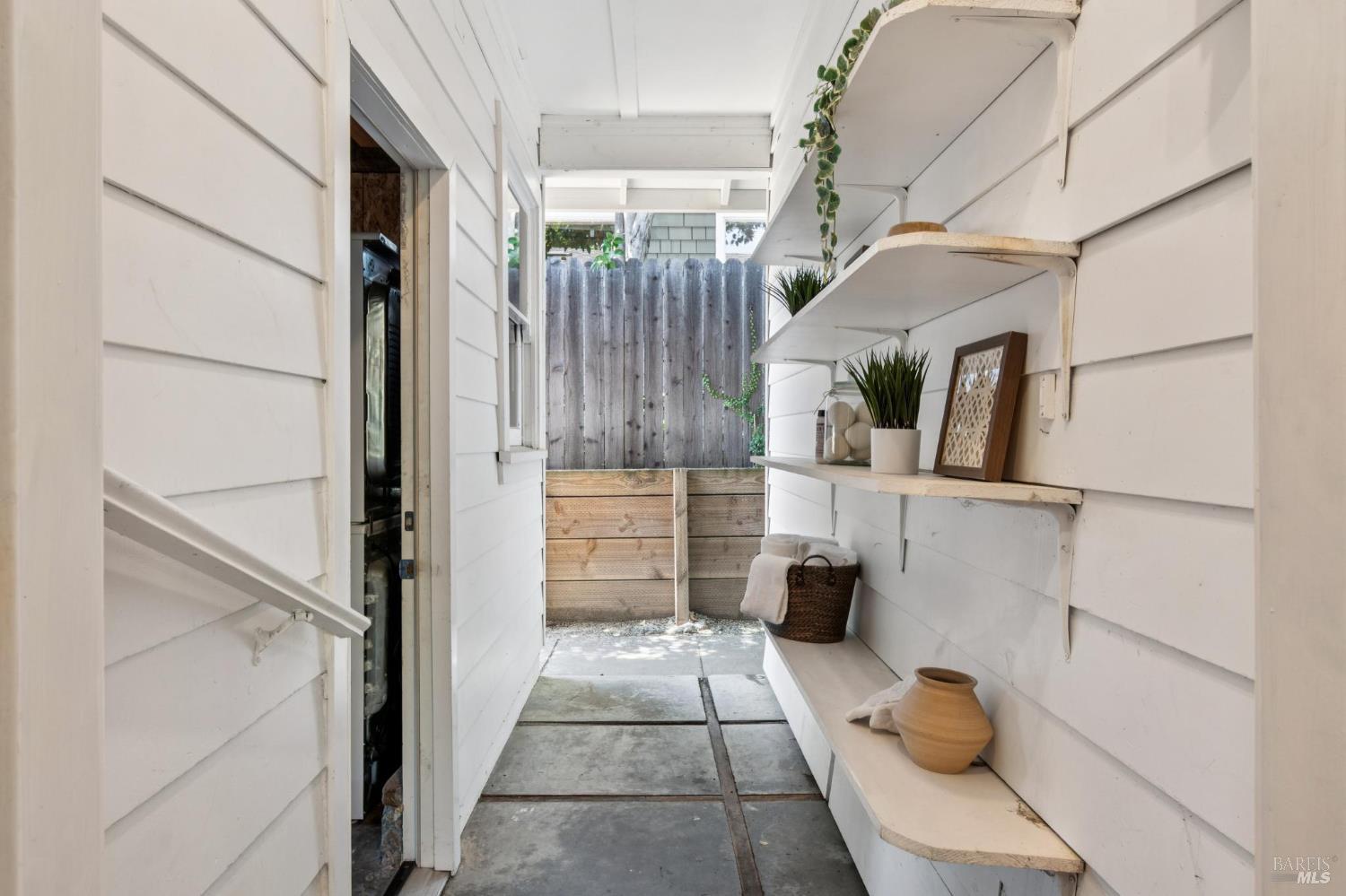 Detail Gallery Image 63 of 66 For 2 Fairview Ct, San Anselmo,  CA 94960 - 3 Beds | 2 Baths