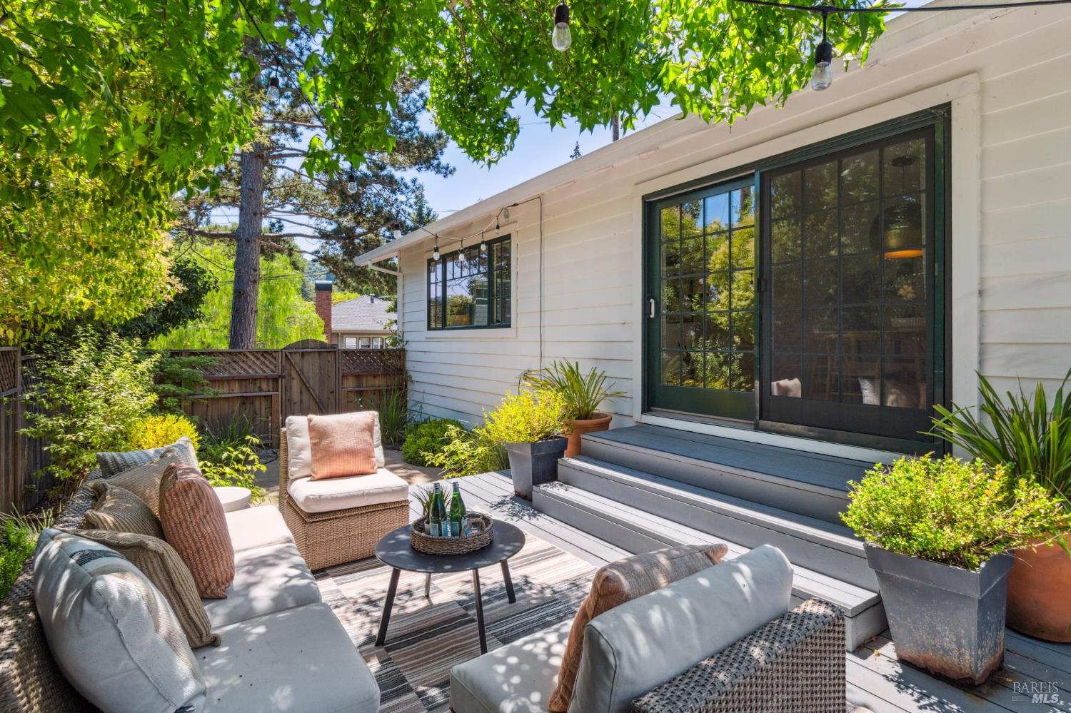 Detail Gallery Image 34 of 66 For 2 Fairview Ct, San Anselmo,  CA 94960 - 3 Beds | 2 Baths