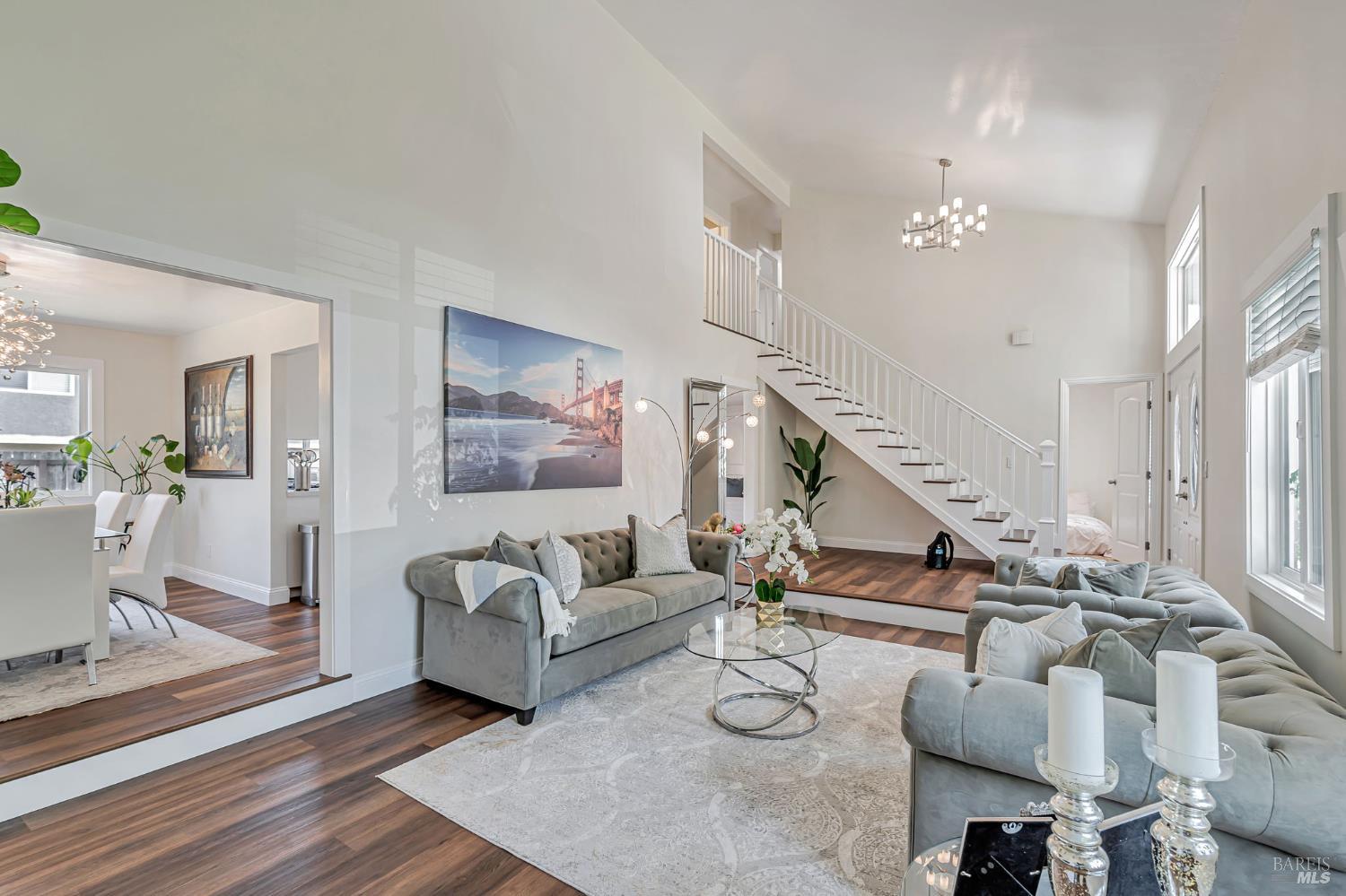 Detail Gallery Image 6 of 40 For 1704 Granada Ct, Petaluma,  CA 94954 - 5 Beds | 2/1 Baths